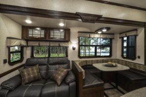 Fifth wheel RV