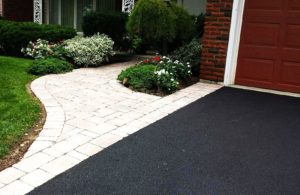 Simple driveway and path interlocking