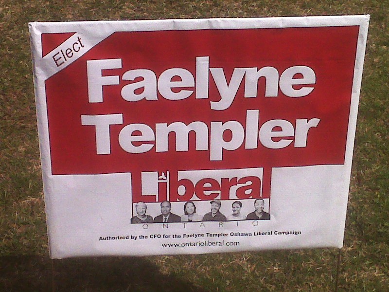 Plastic lawn signs